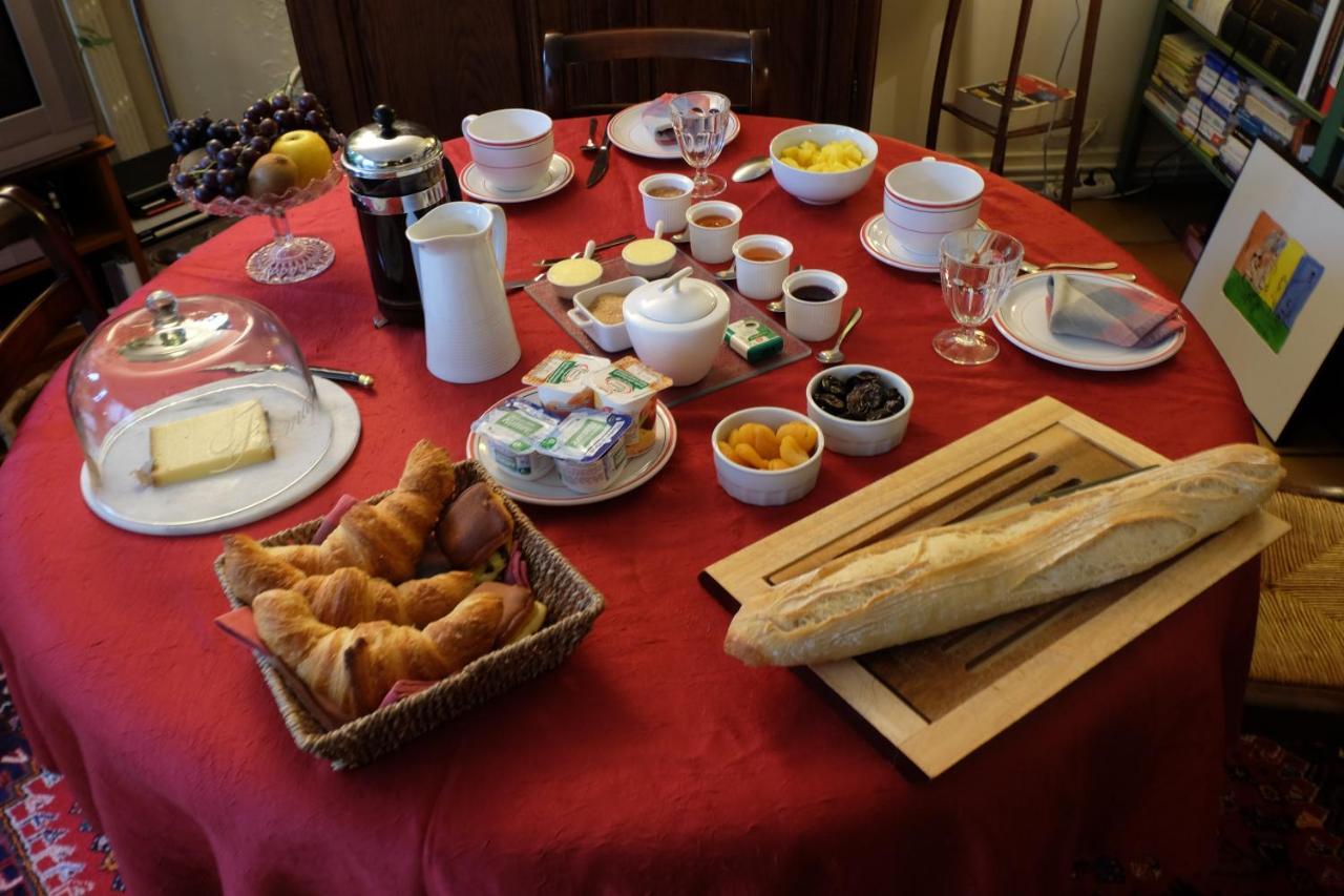 44 Rue Cap Bed & Breakfast Caen Bagian luar foto