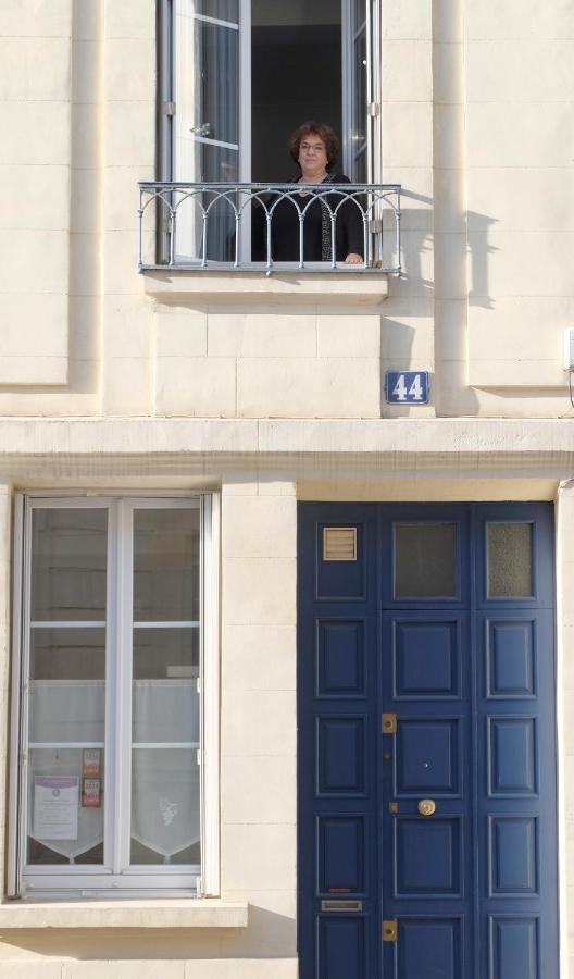 44 Rue Cap Bed & Breakfast Caen Bagian luar foto